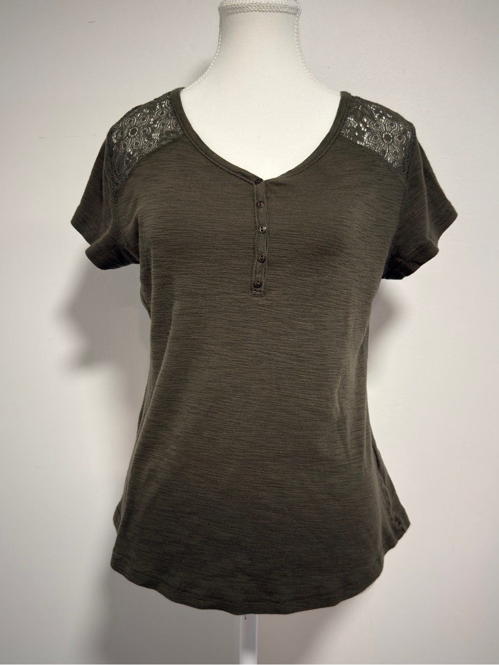 Y2K Women's Olive Green Lace-Shoulder Henley Top